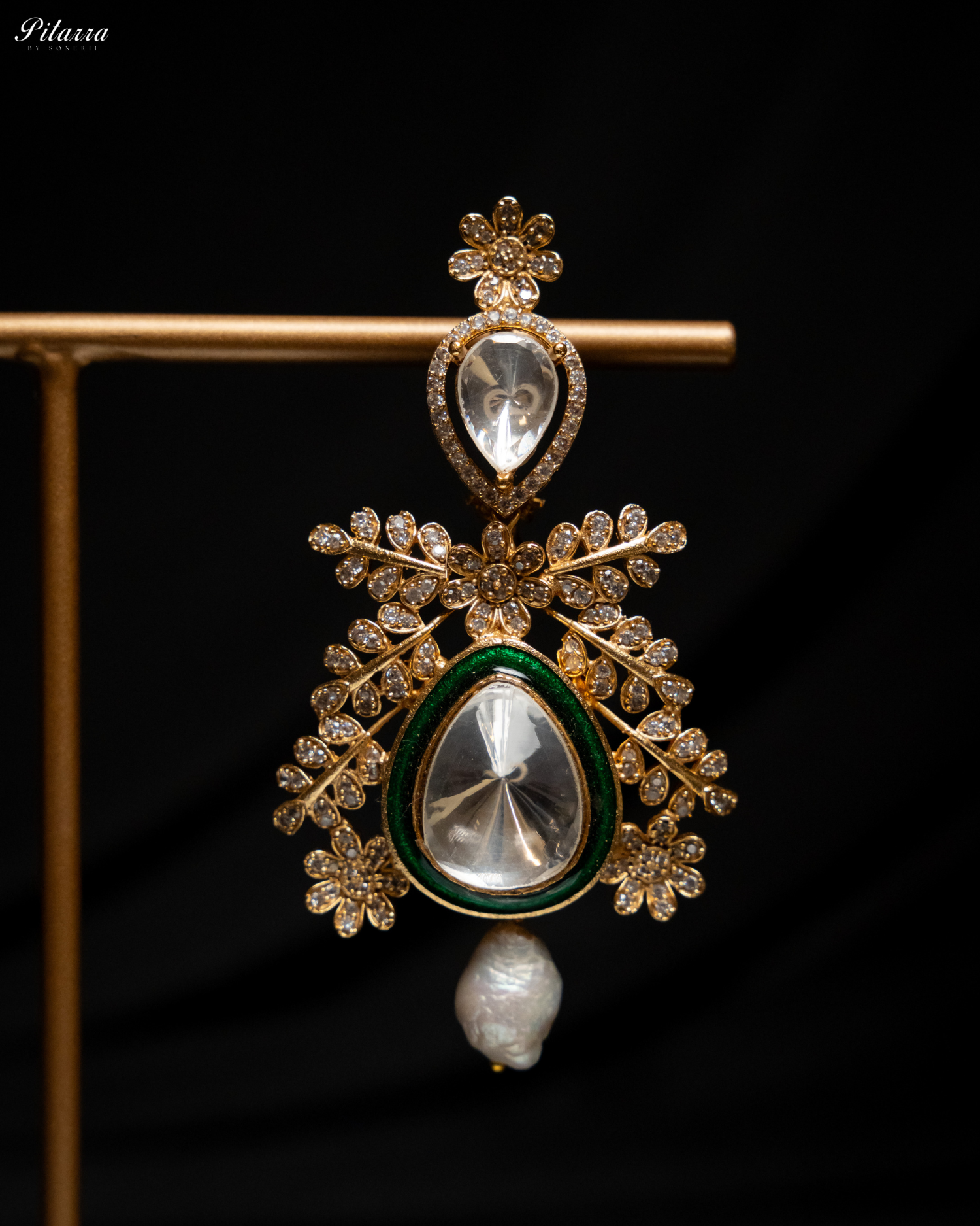 White Crystal Studeed Kundan Necklace Set_Zoom Earrings