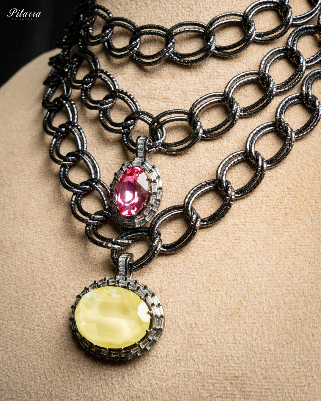 Yellow_Statement_Pendant_Chain_Choker_Zoom Angle