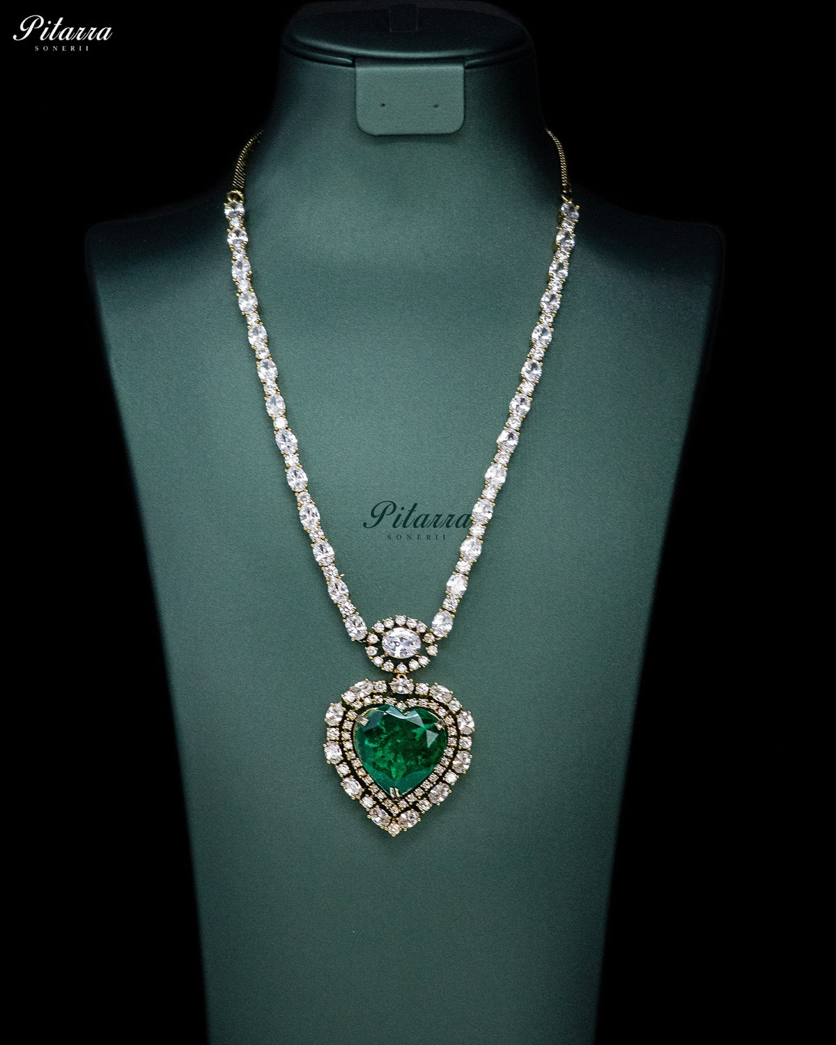 Emerald Green Heart Kundan Necklace Set