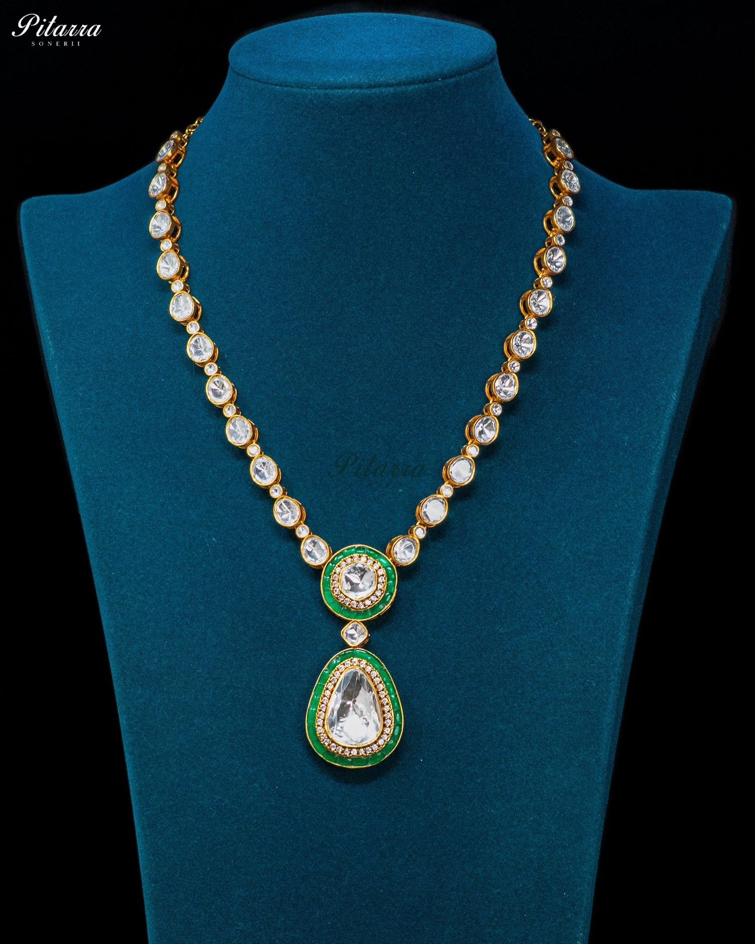 Green Round And Teardrop Kundan Necklace Set
