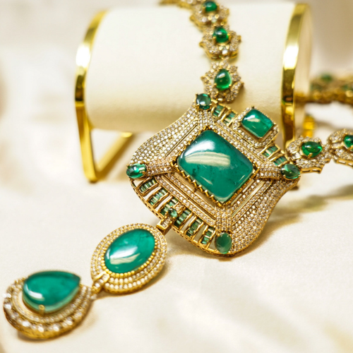 Gold-Plated Green Kundan-Studded Necklace