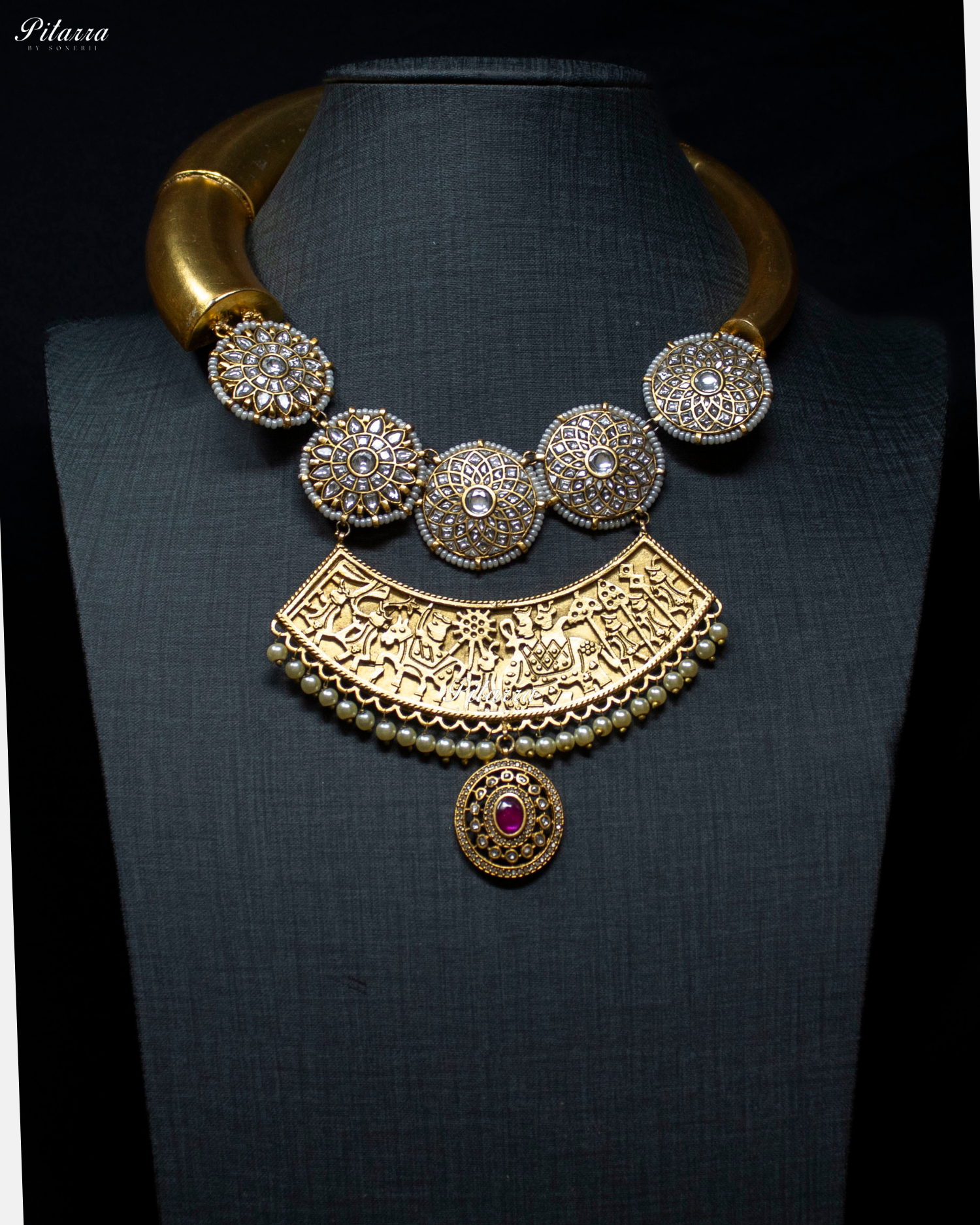 Golden Hasli White Stone Art Necklae Set