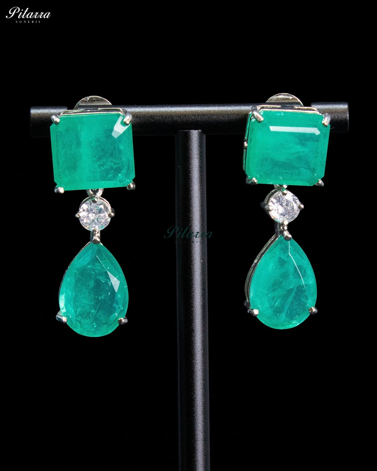 Emerald Green Geometric and Pear-Drop Statement Necklace Set
