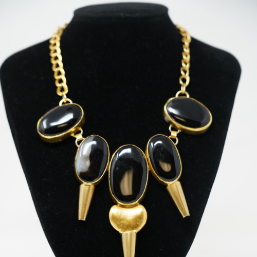 Black Stones Studded Necklace Set