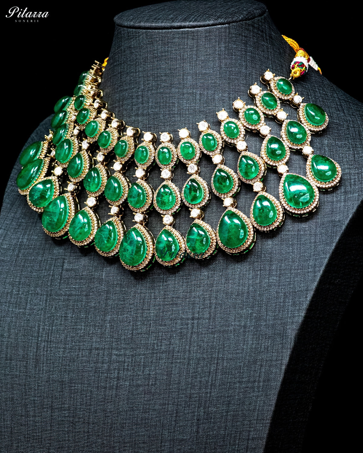 Green Teardrop Kundan Necklace Set