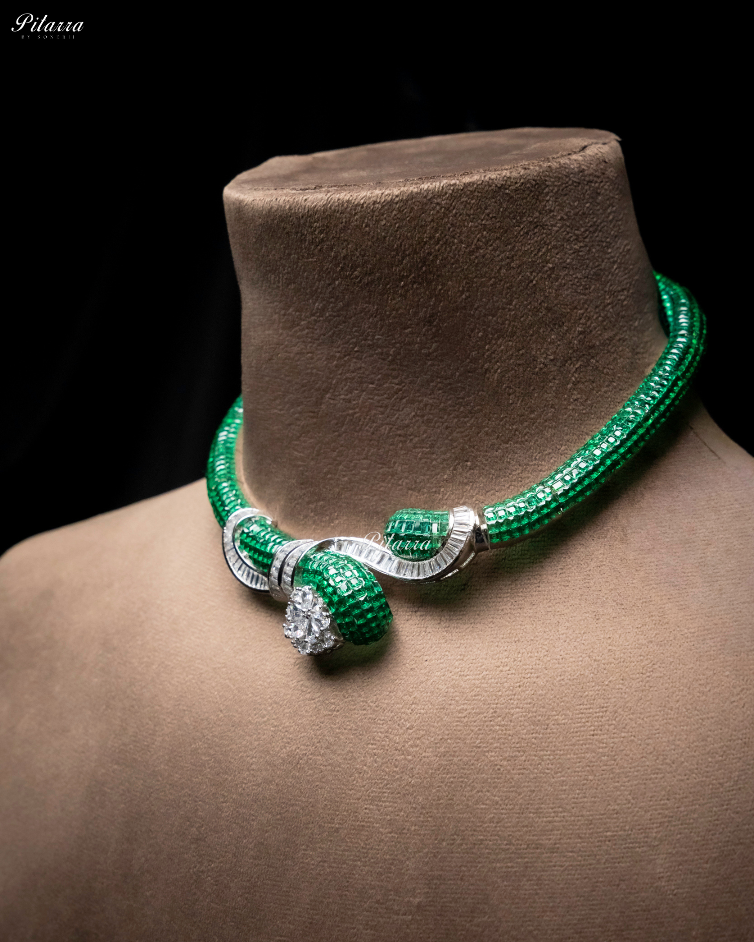 Green Unique Style Pitarra Crystal Choker Set