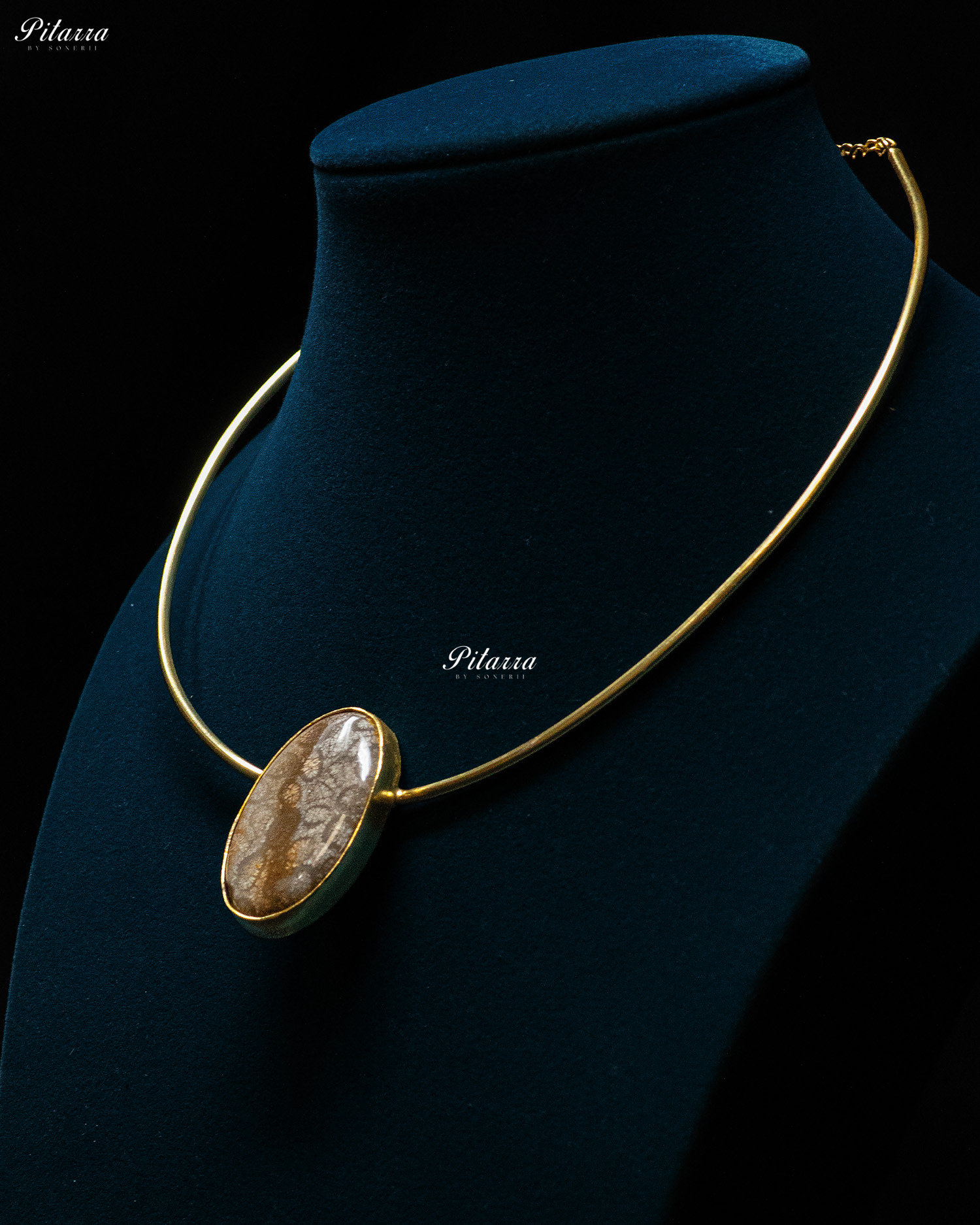 Gold Plated Handcrafted Oval Stone Collar Pendant