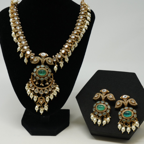 Gold Plated Graceful Necklace Set