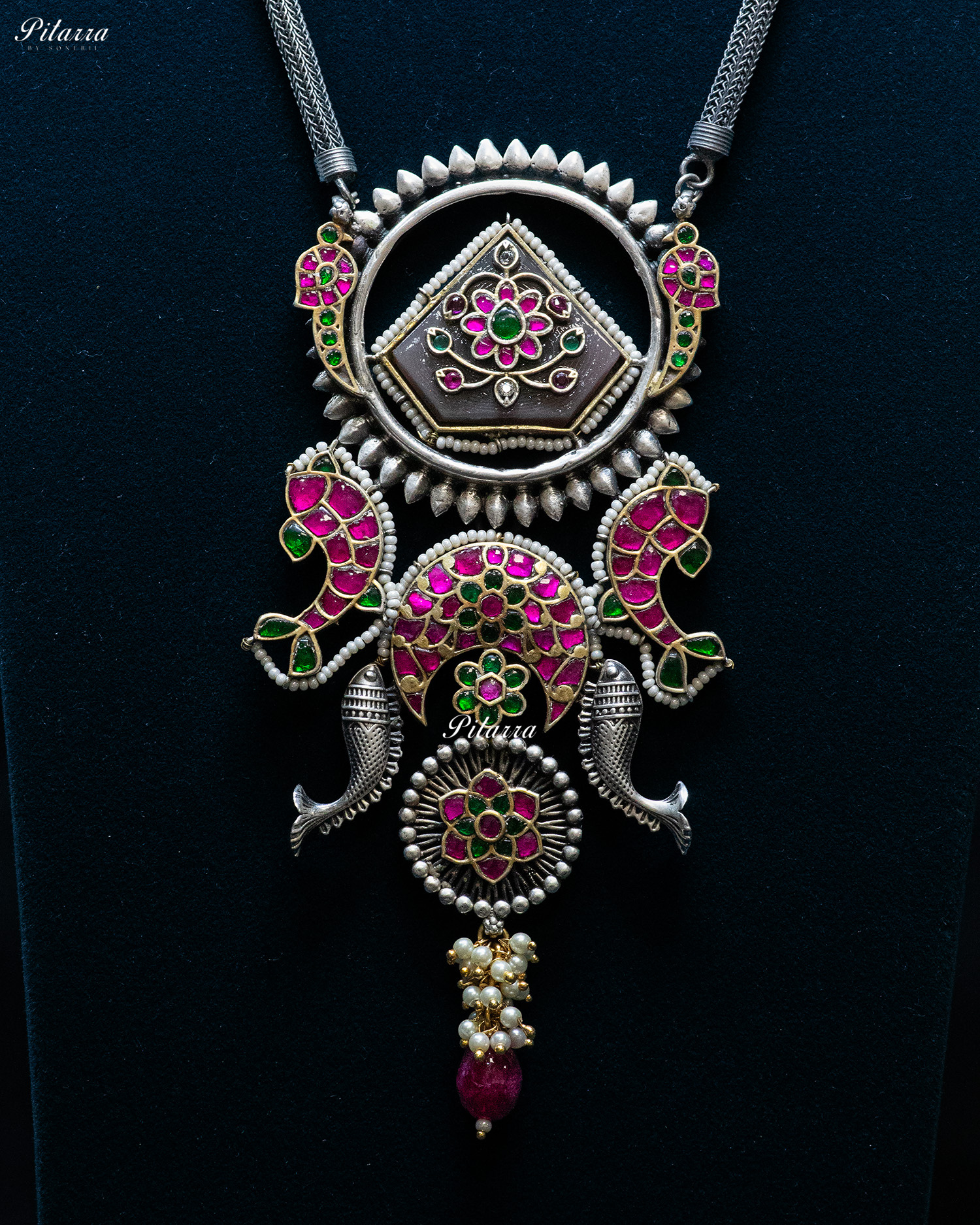 Round Chain Antique Design Stones Silver Look Alike Pendant Set