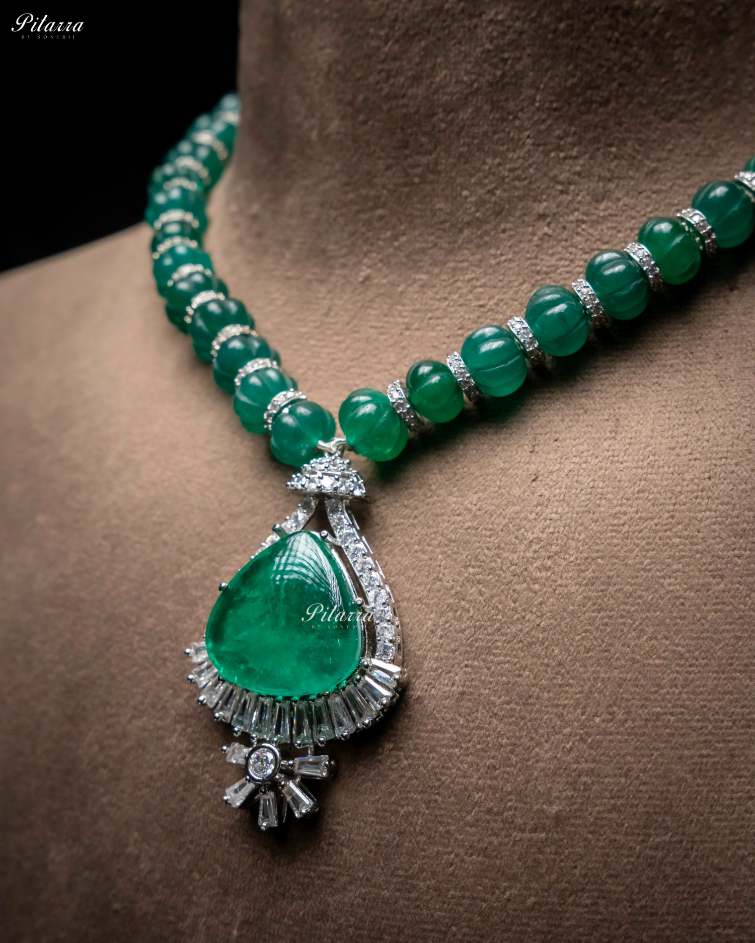 Emerald Stone Emerald Cultured Pearl Pendent Necklace Set