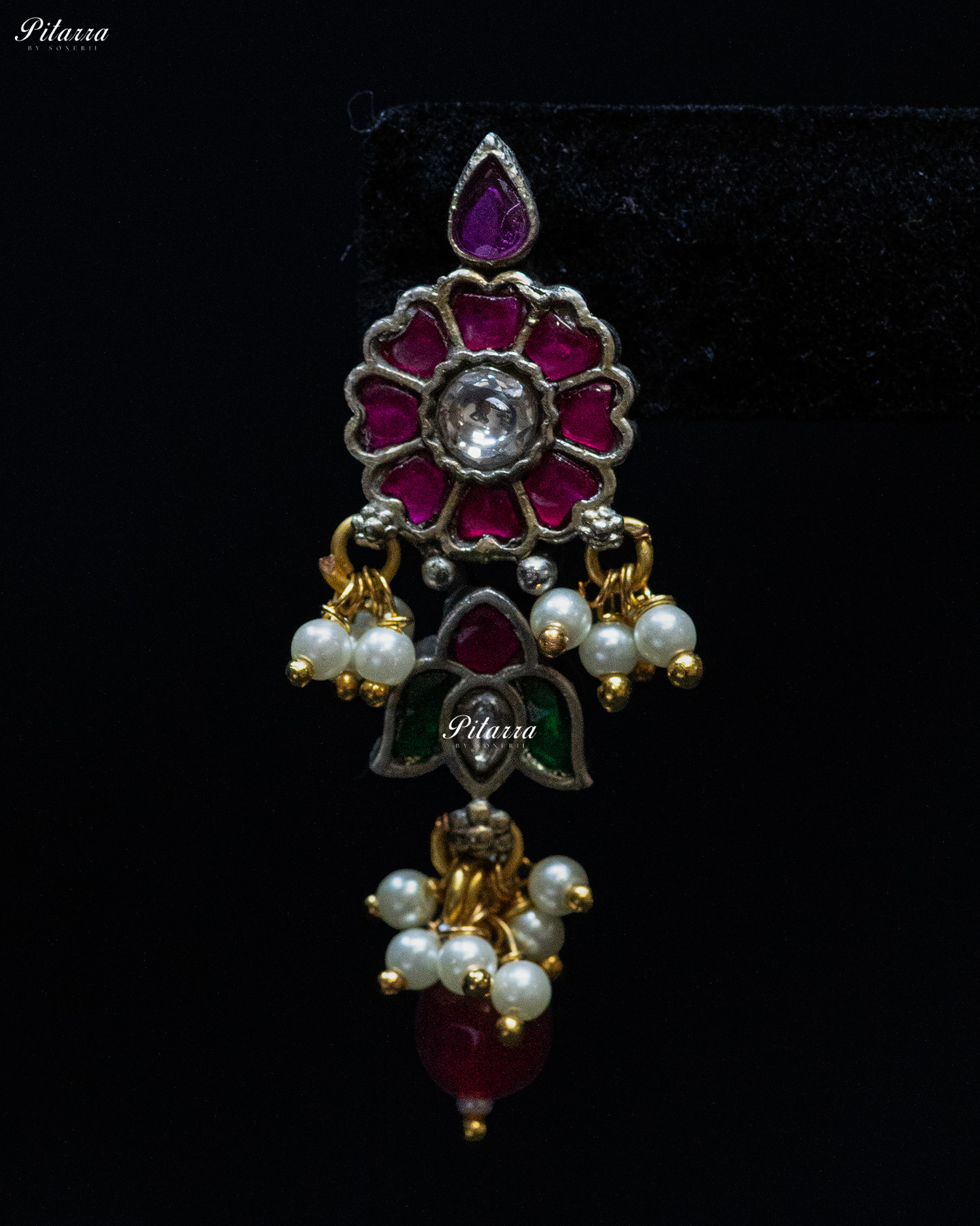 Round Chain Antique Floral Stones Silver Look Alike Pendant Set
