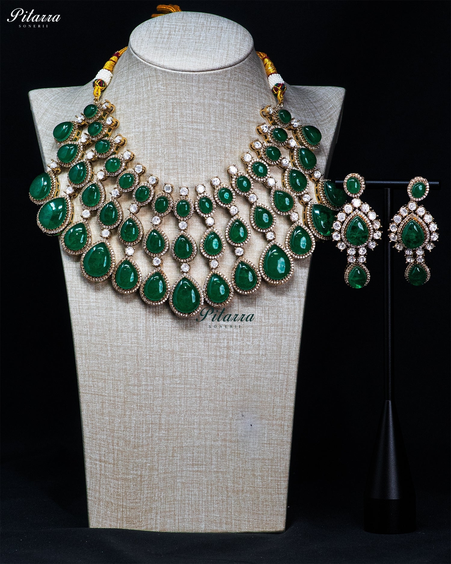 Green Teardrop Kundan Necklace Set