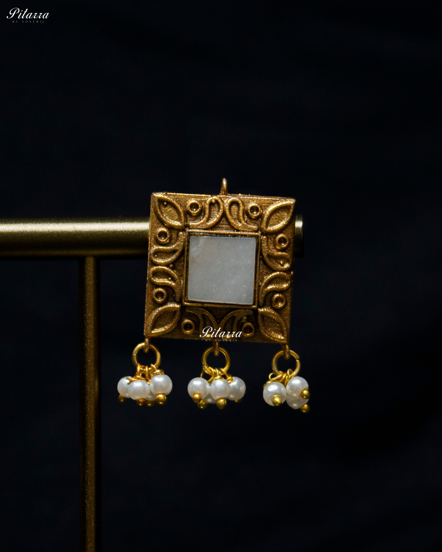 Square MOP Golden Tone Kundan Choker Set