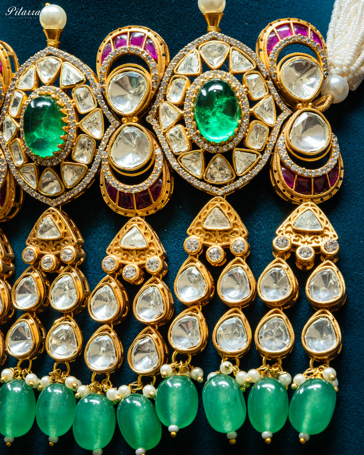 Antique Gold Plated Three Green Stone Kundan Jewelry_Zoom Angle