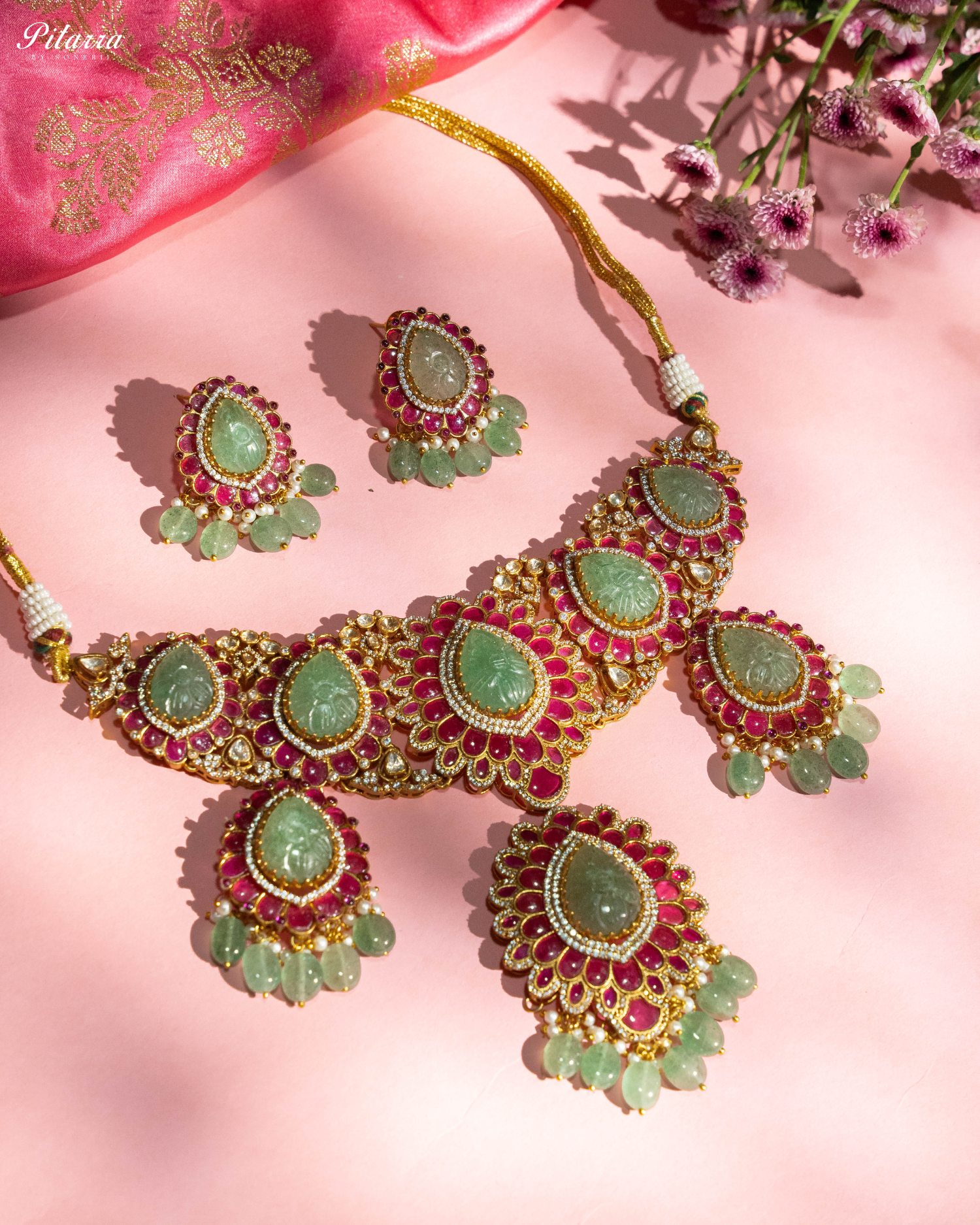 Elegant Kundan Jadau Necklace Set with Emerald Beads_Image