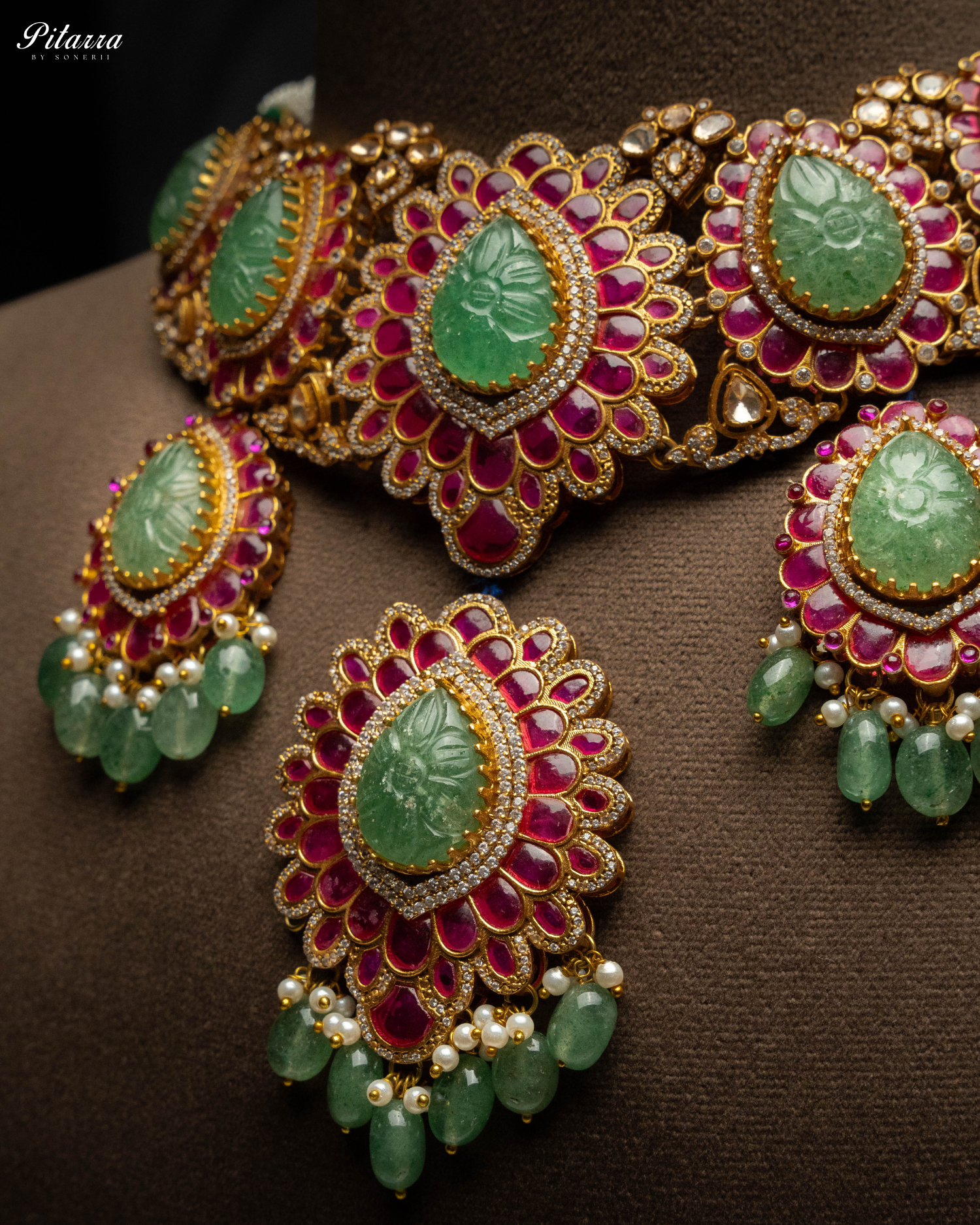 Elegant Kundan Jadau Necklace Set with Emerald Beads_Zoom Angle