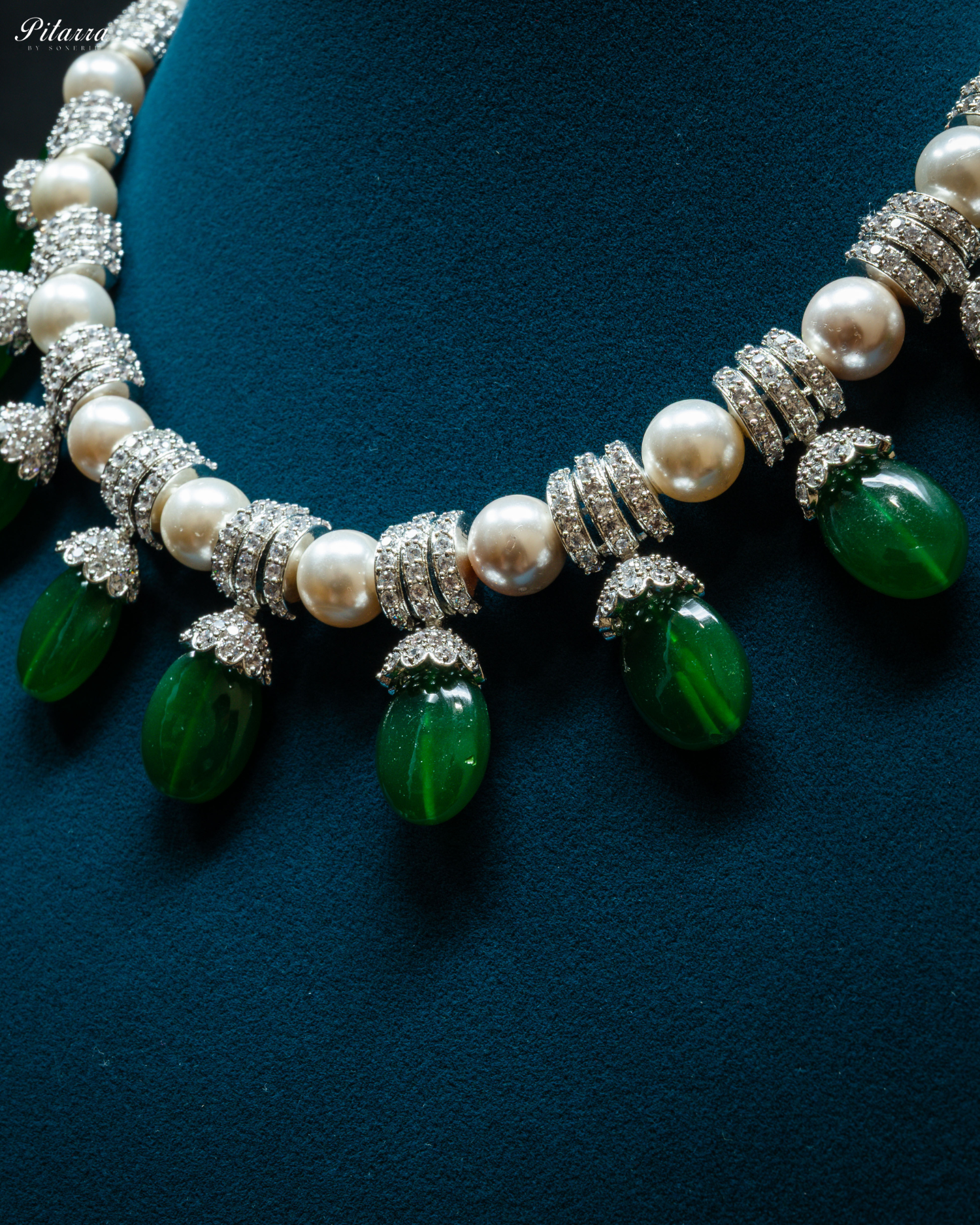 Emerald Green Drop Pearl Necklace Set_Zoom Angle