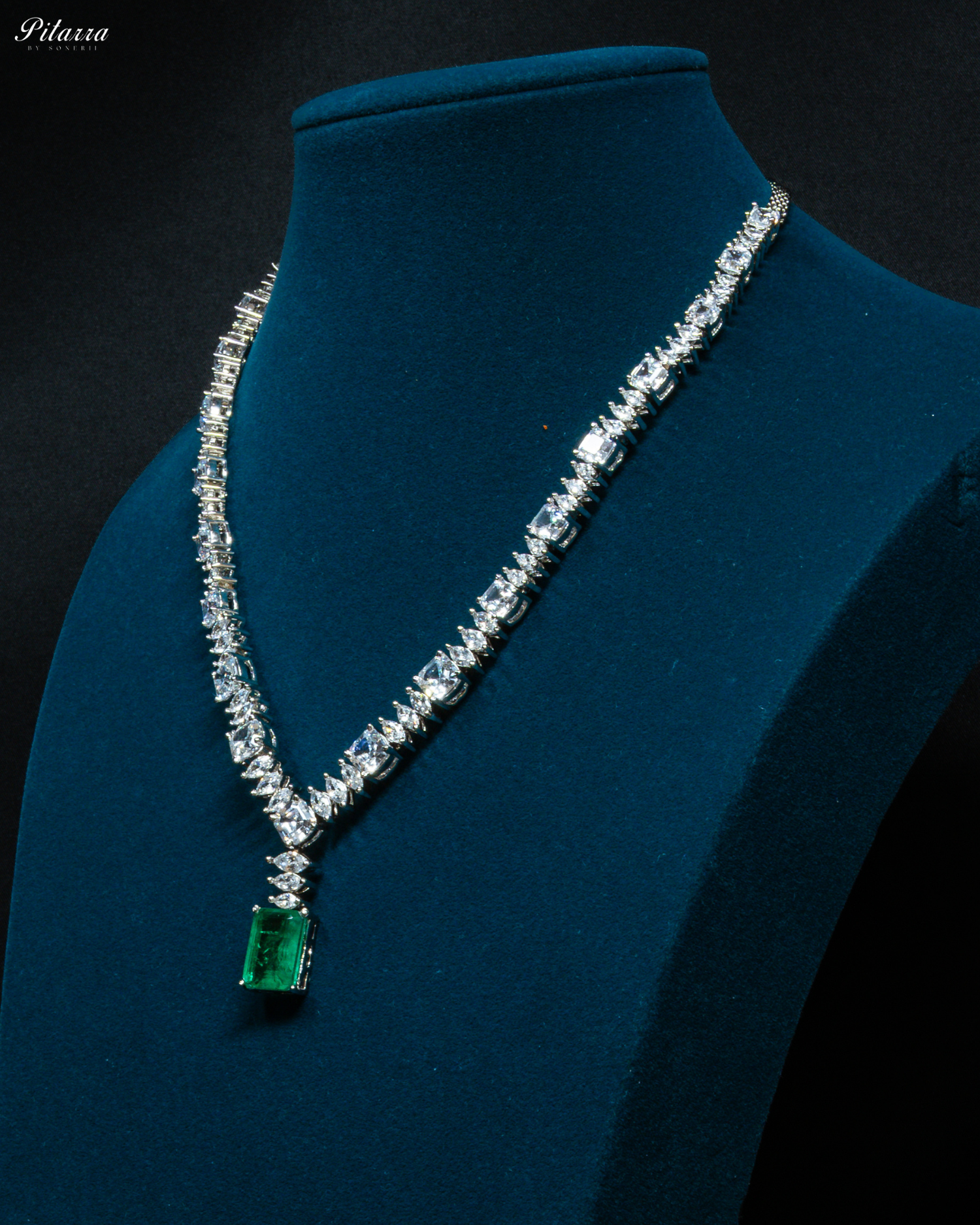 Emerald Stone Cubic Zirconia Pendant Set_Side Ankle