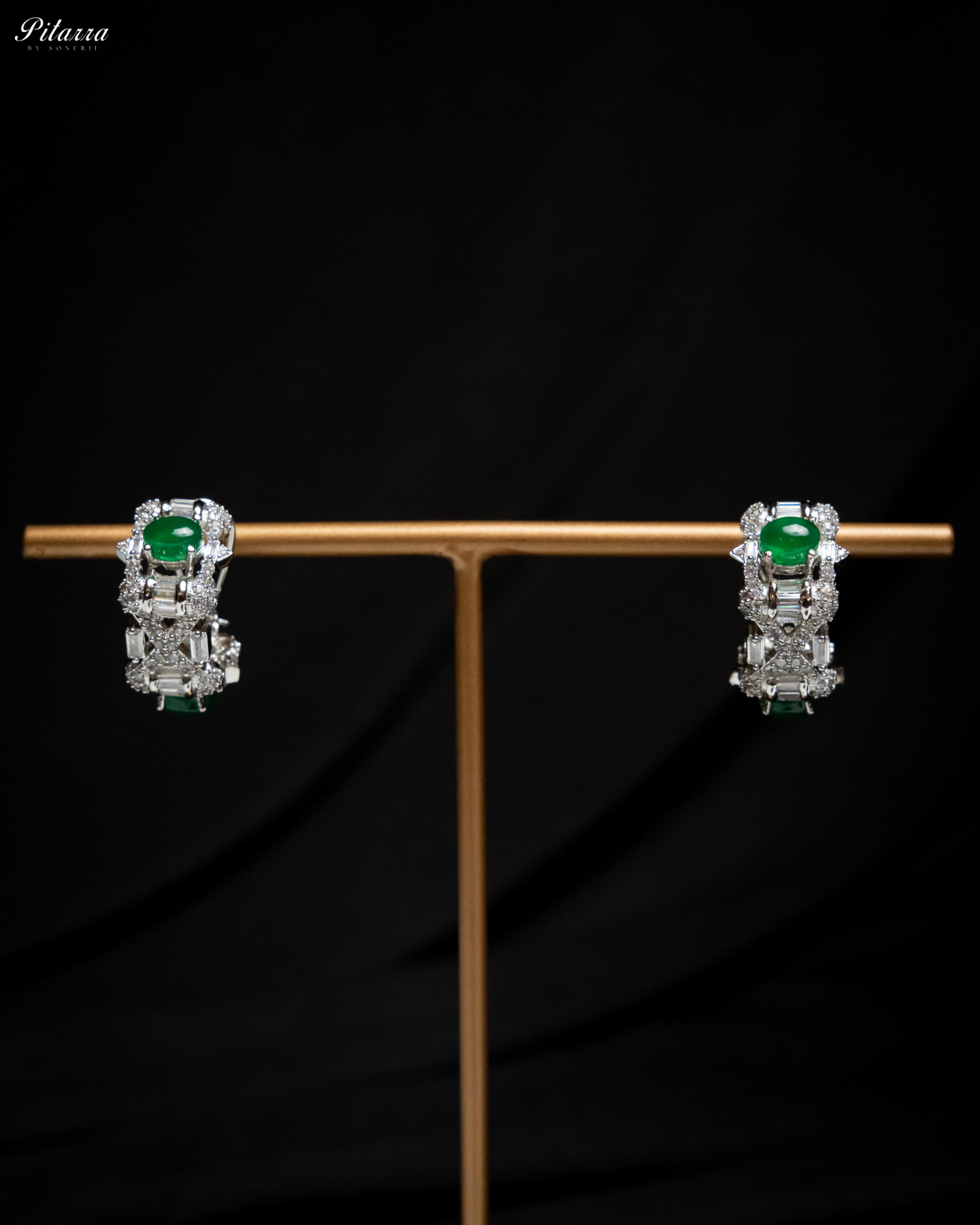 Green Carved Doublet and Pearl Choker_Earrings