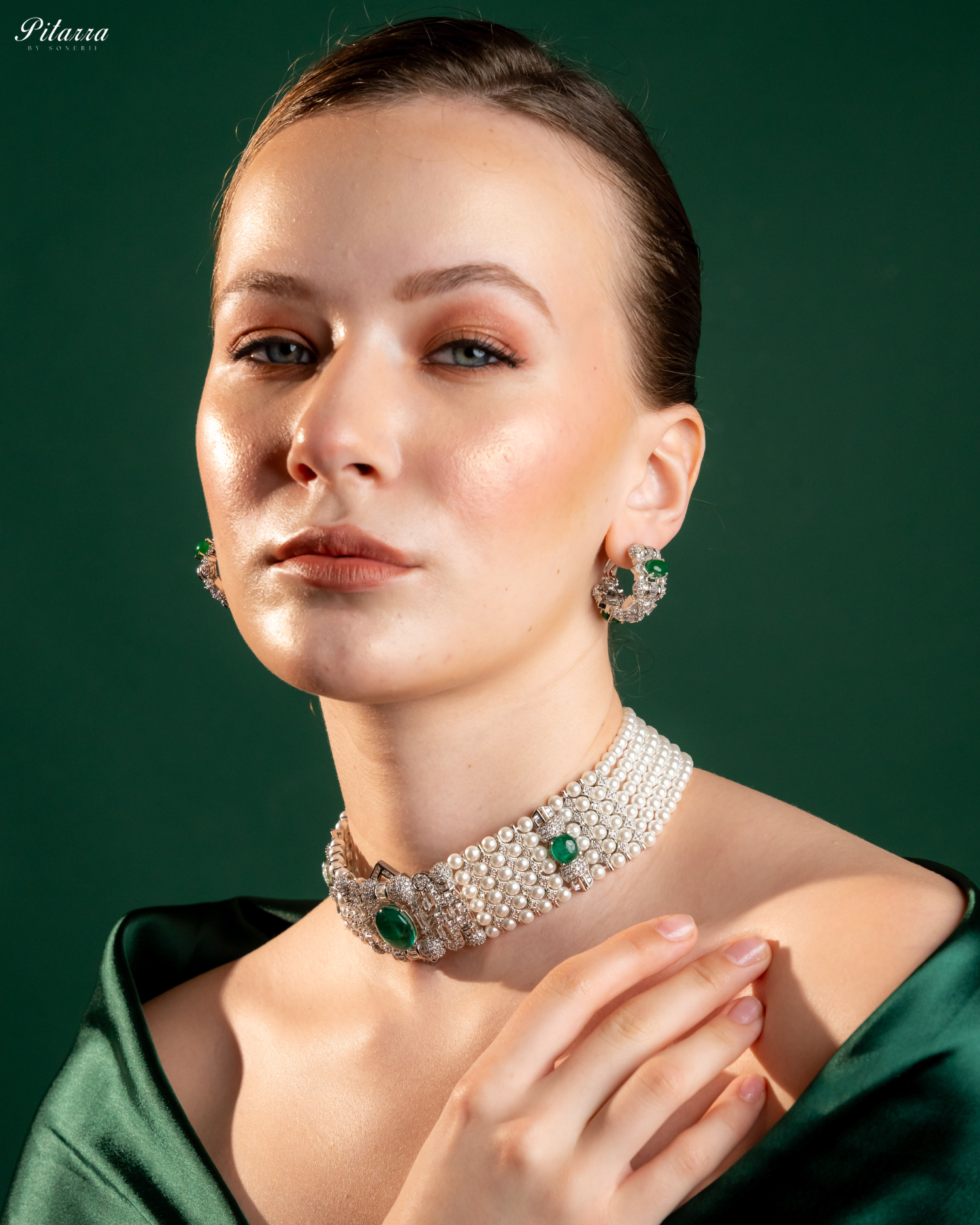 Green Carved Doublet and Pearl Choker_Side Pose
