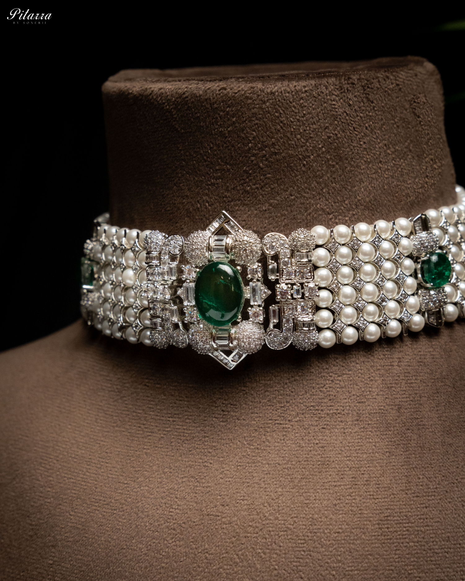 Green Carved Doublet and Pearl Choker_Zoom Angle
