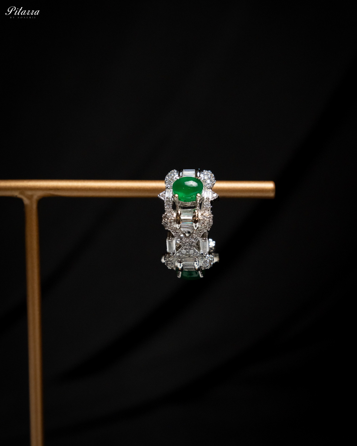 Green Carved Doublet and Pearl Choker_Zoom Earrings