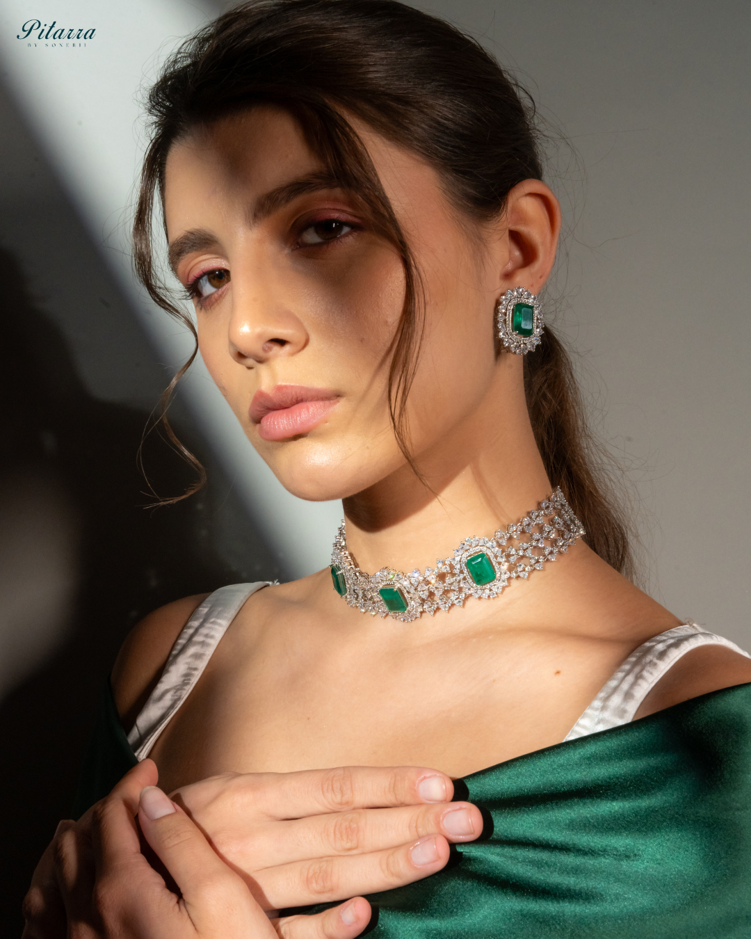 Green Cubic Zircon Choker Set_Side Pose