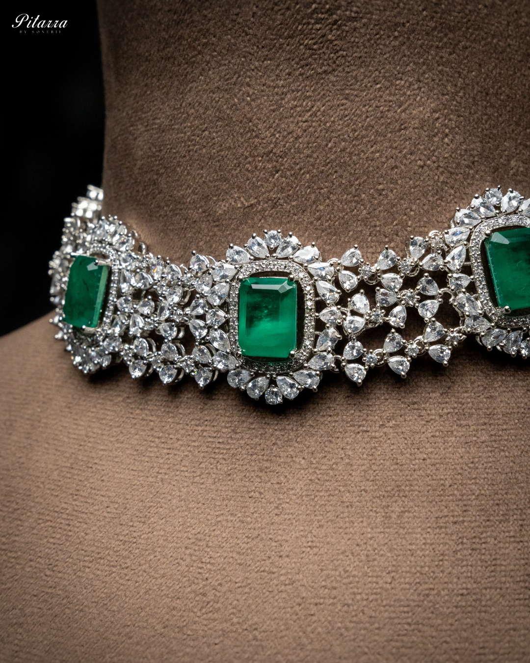 Green Cubic Zircon Choker Set_Zoom Angle