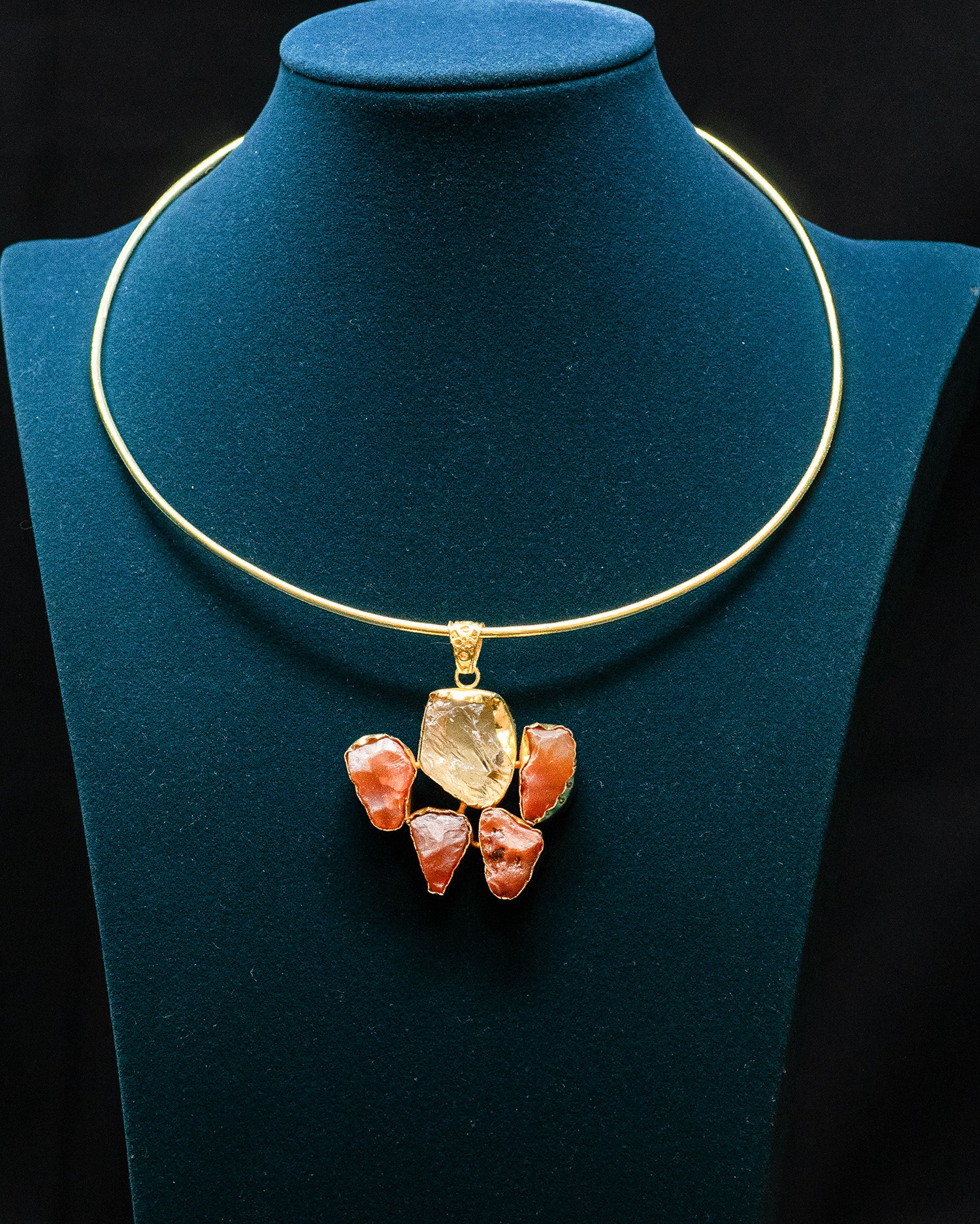 Gold Plated White Raw Stone Collar Pendant Set