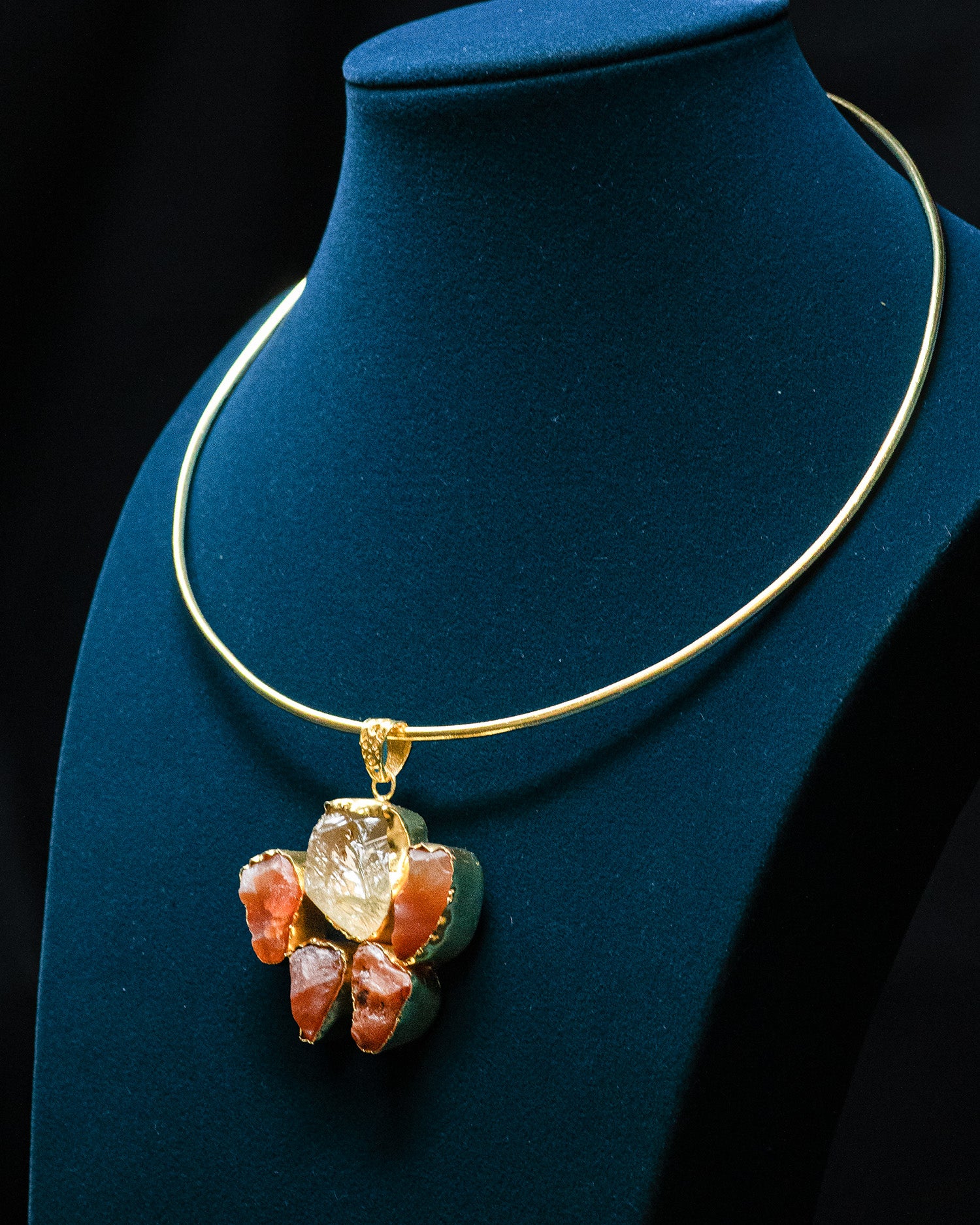 Gold Plated White Raw Stone Collar Pendant Set