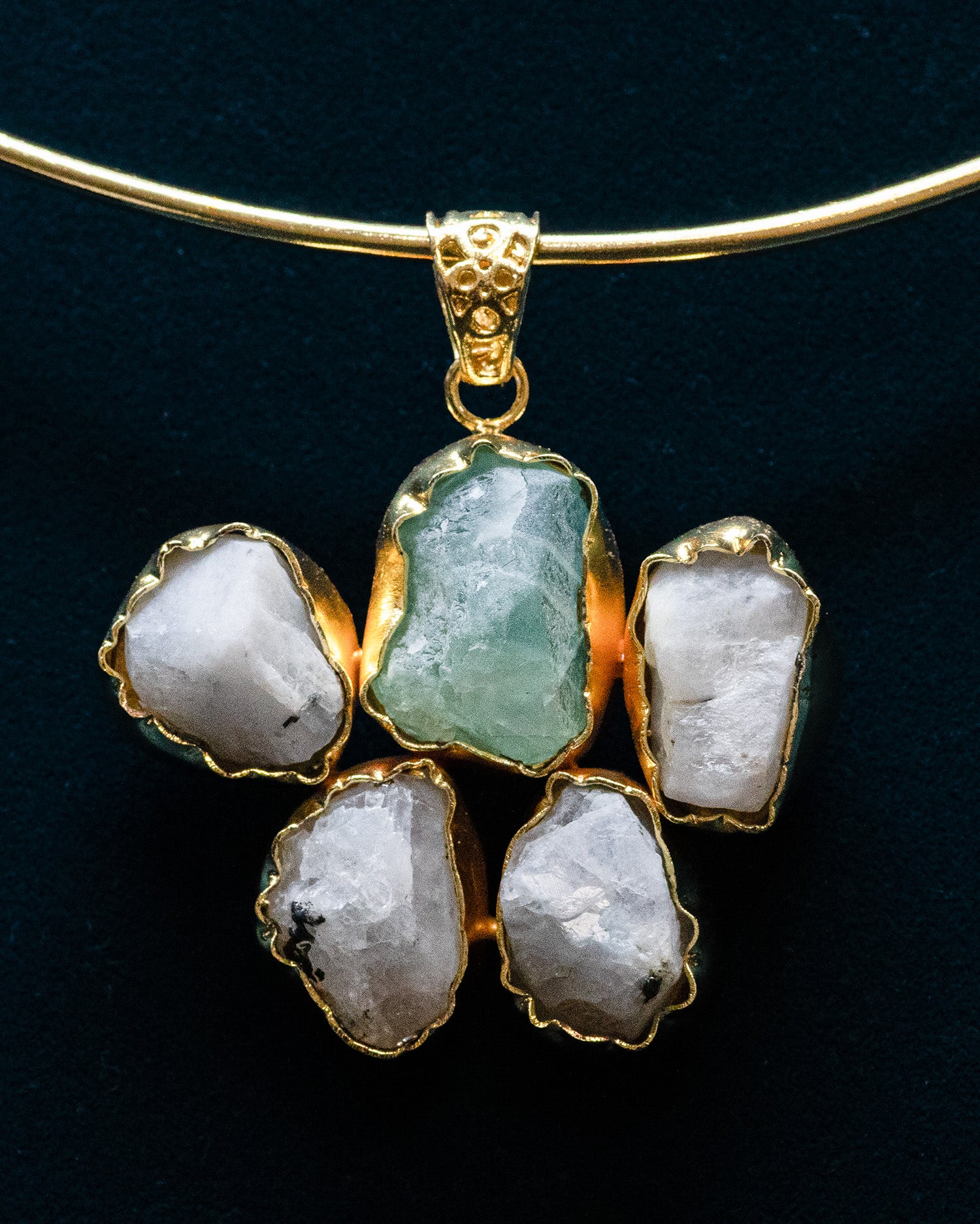 Gold Plated Green Raw Stone Collar Pendant Set