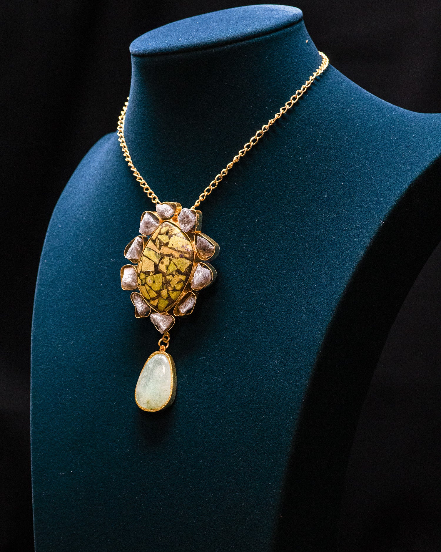 Golden Center Stone Purple Raw Stones Pendant Necklace