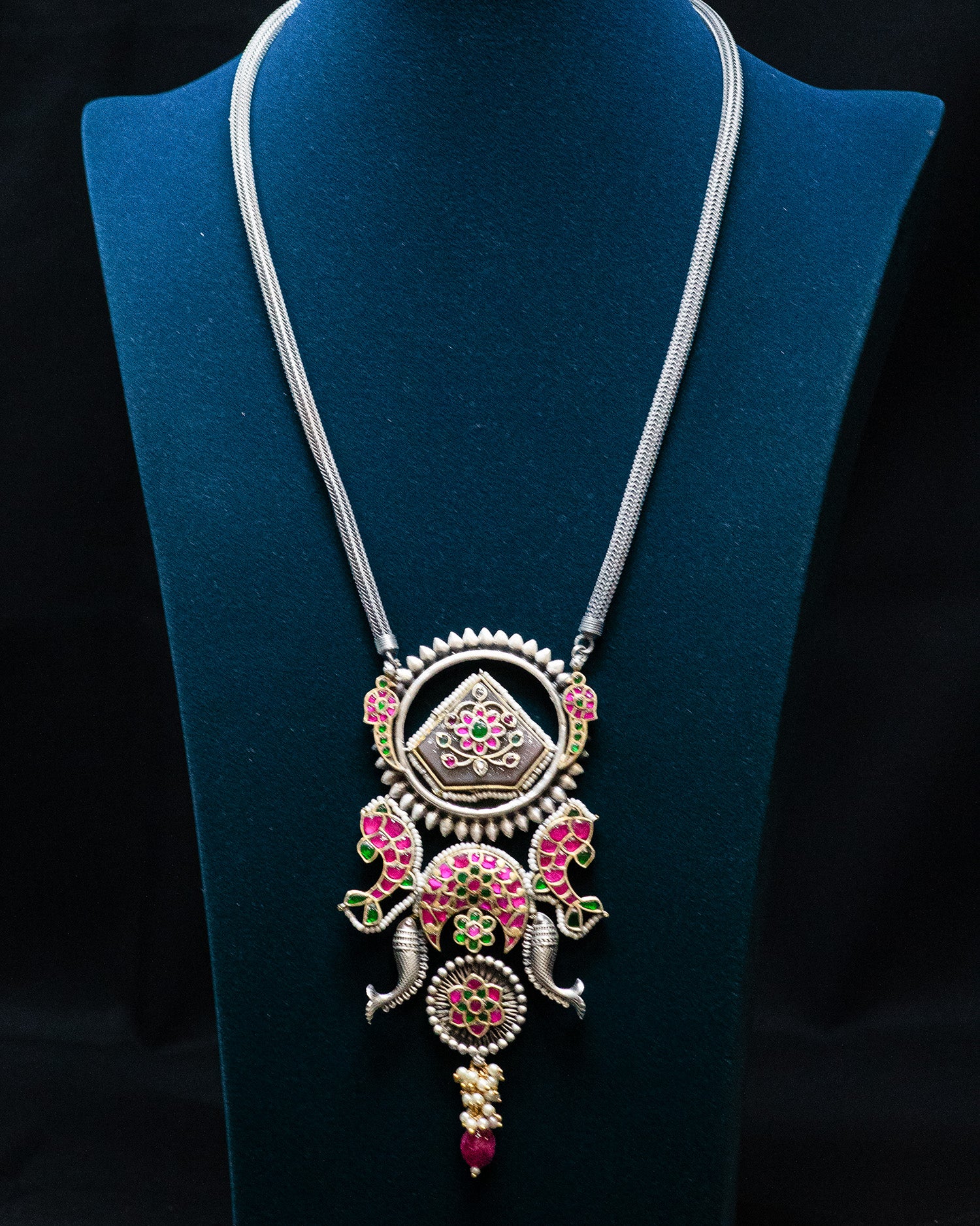 Round Chain Antique Design Stones Silver Look Alike Pendant Set