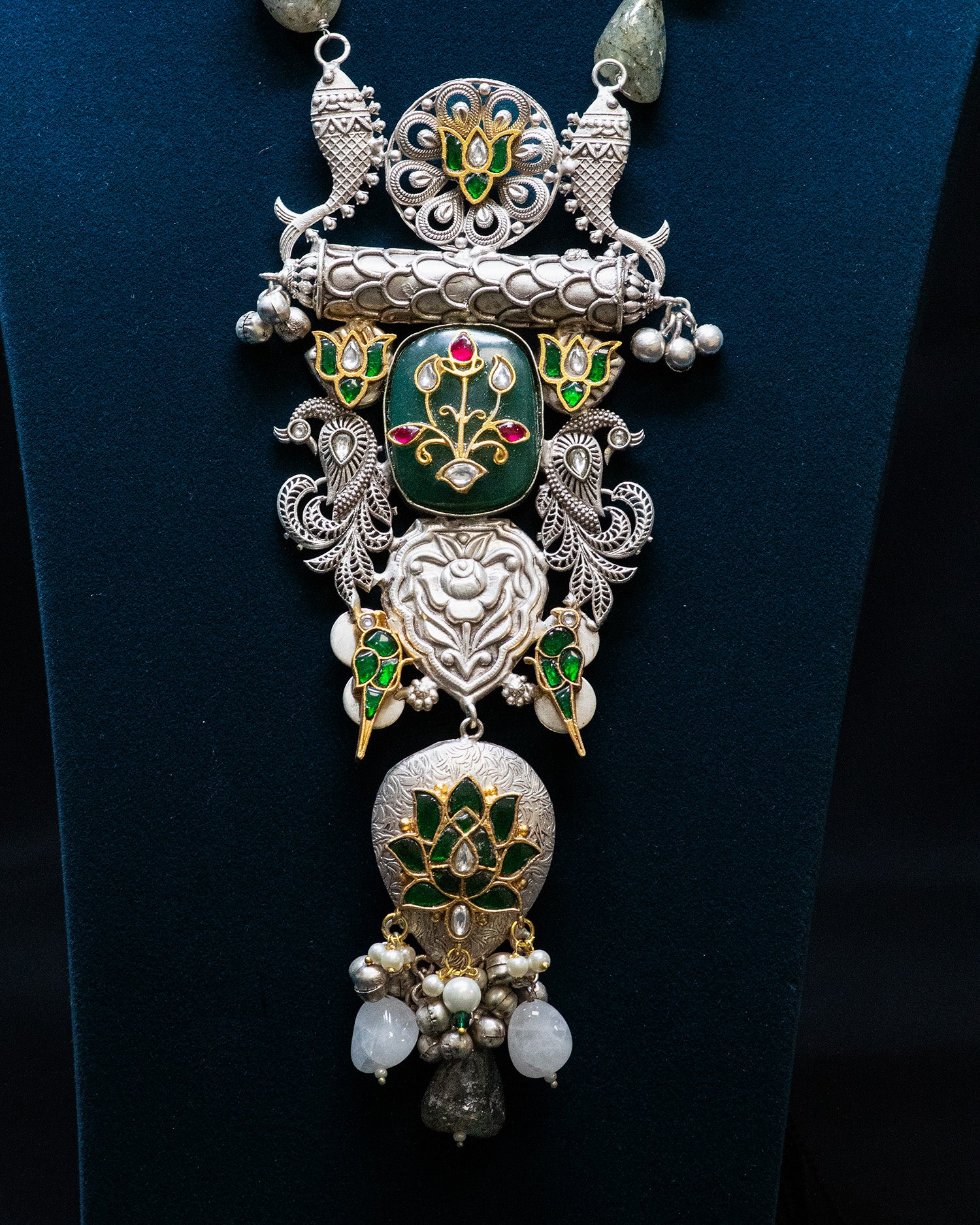 Antique Green Flora Design Long Silver Look Alike Necklace Set