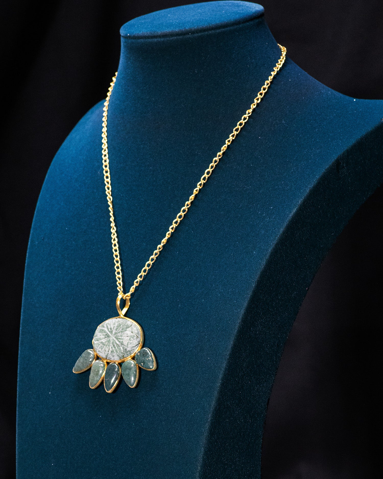 Grey Raw Stone Dark Drops Pendant Necklace