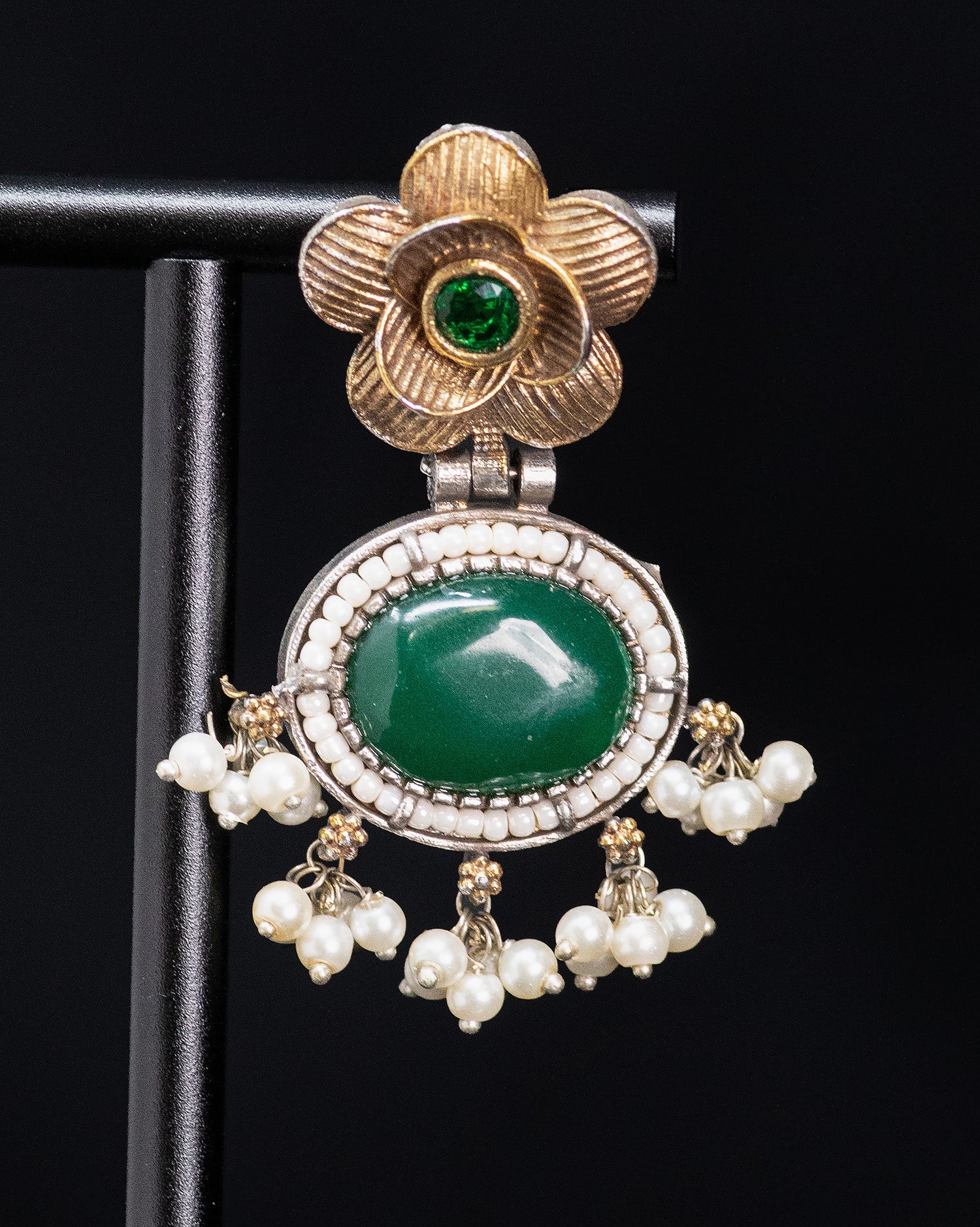 Royal Heritage Green Stone Silver Look Alike Statement Necklace Set