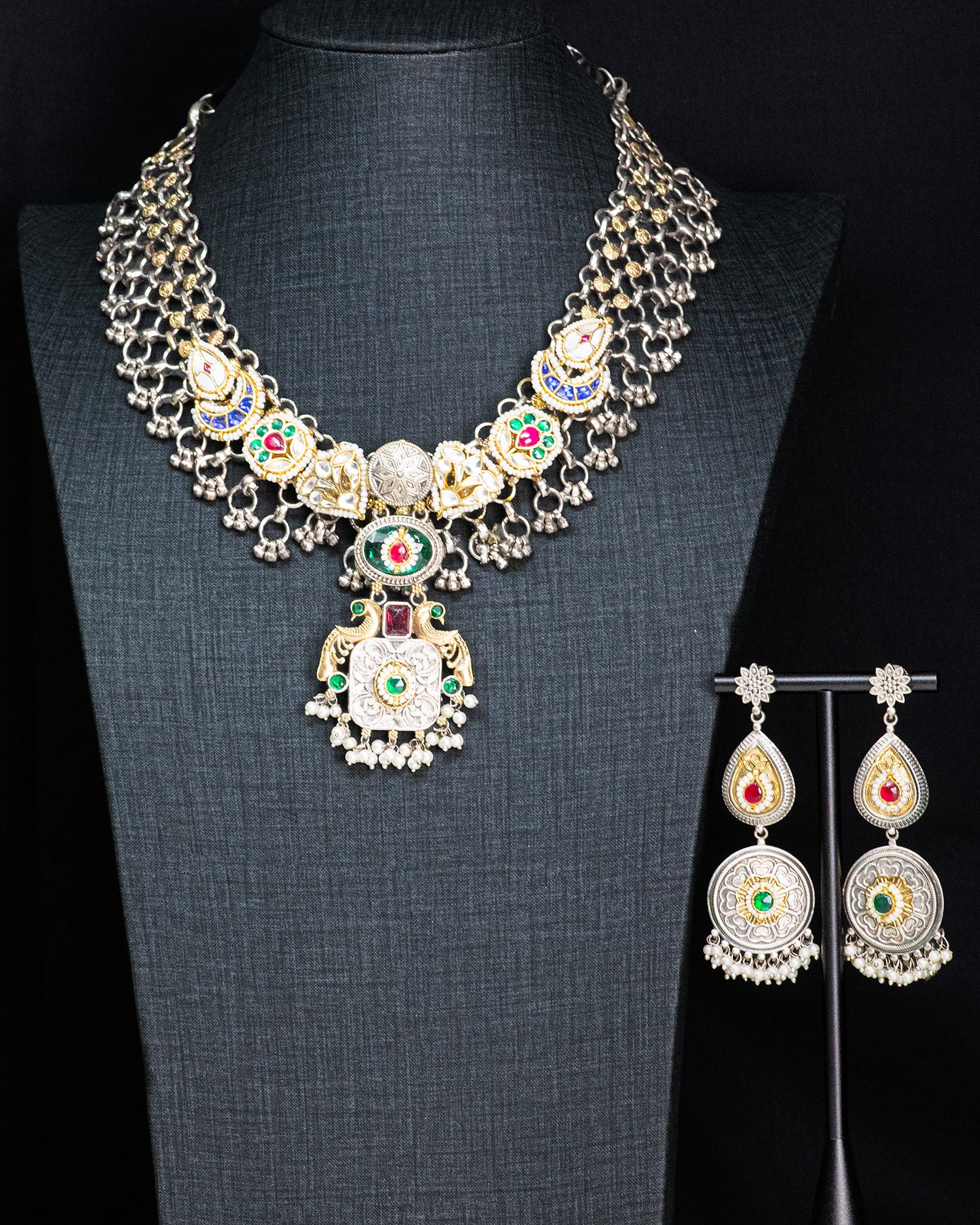 Royal Heritage Silver Look Alike Necklace Set