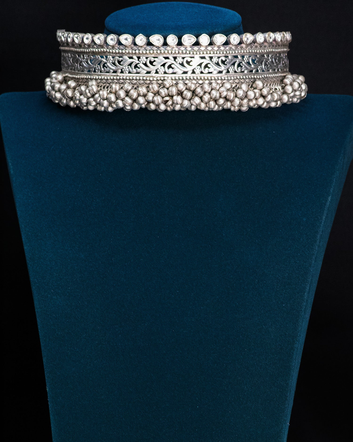 Royal Silver Look Alike Choker Necklace Set