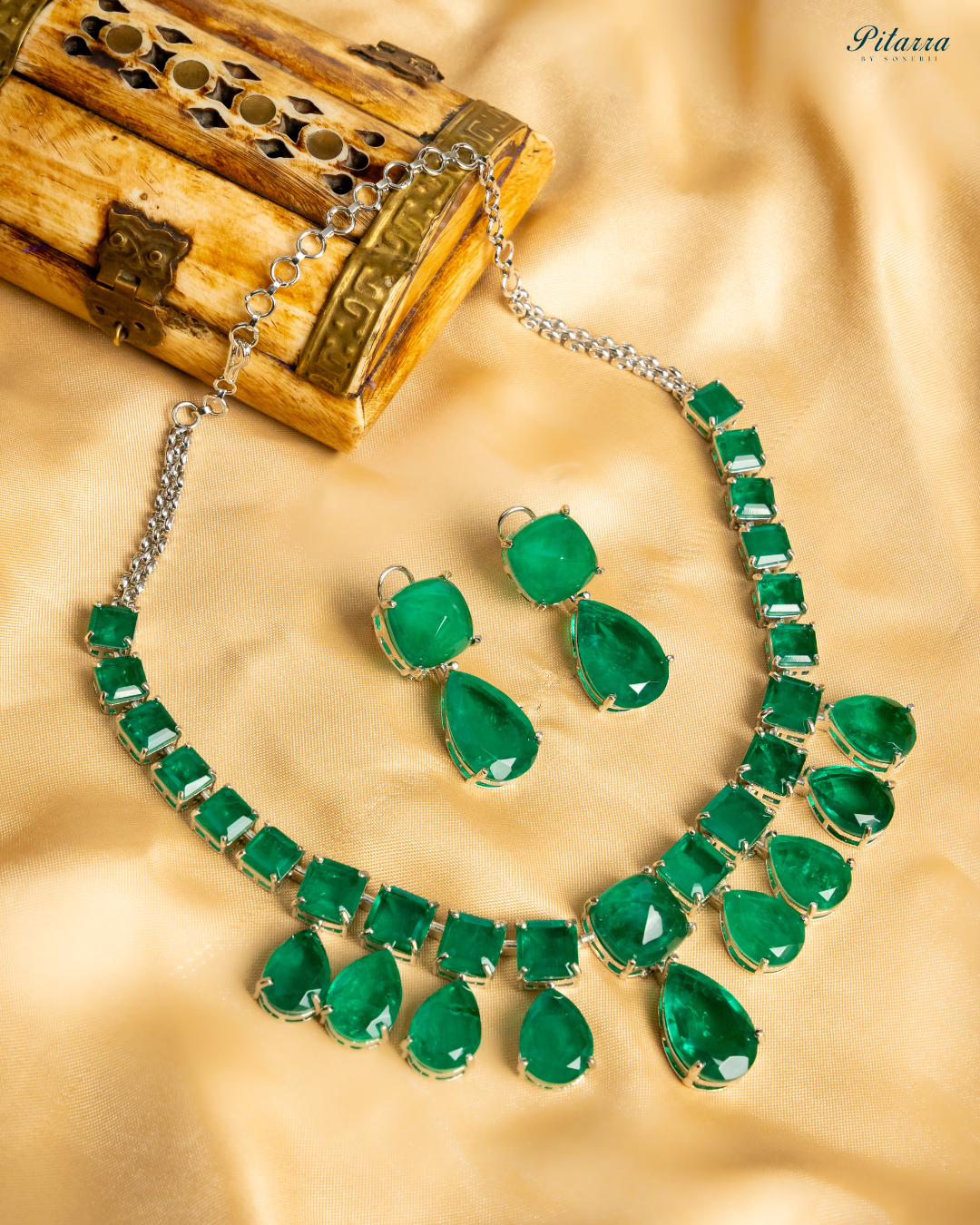 Pitarra Emerald Crystal Necklace Set_Image