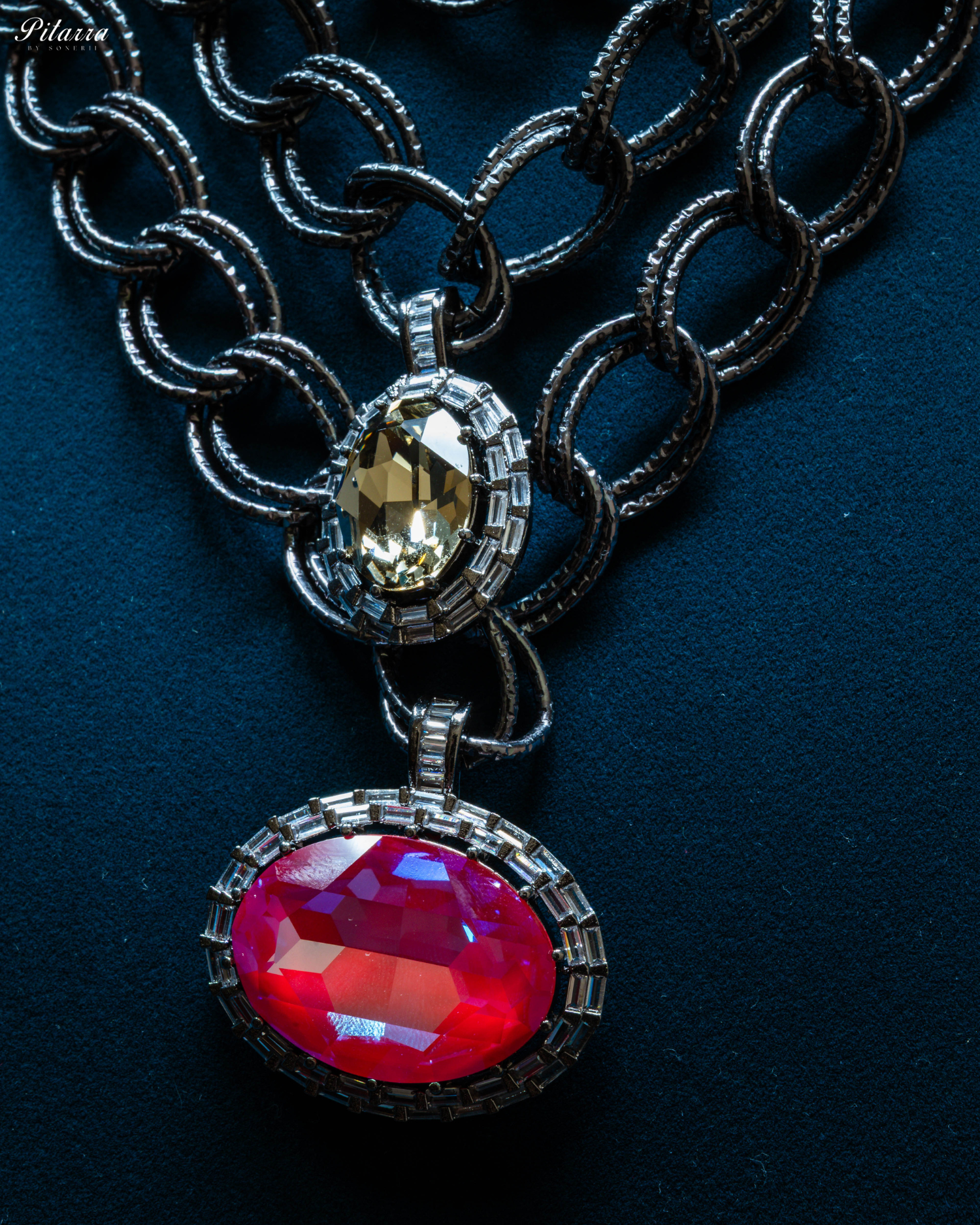 Red Statement Pendant Chain Choker_Zoom Angle