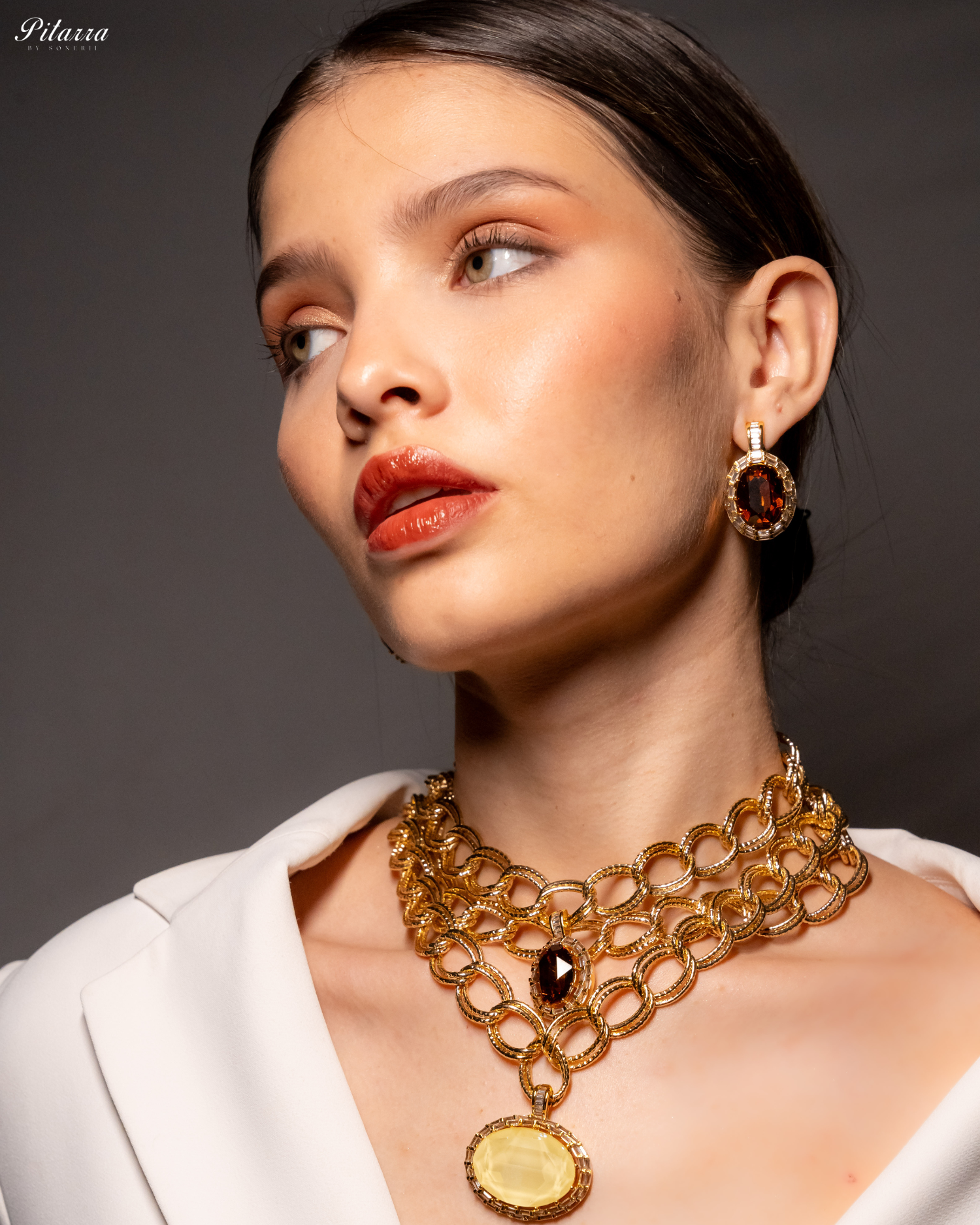 Yellow Statement Pendant Golden Chain Choker_Image