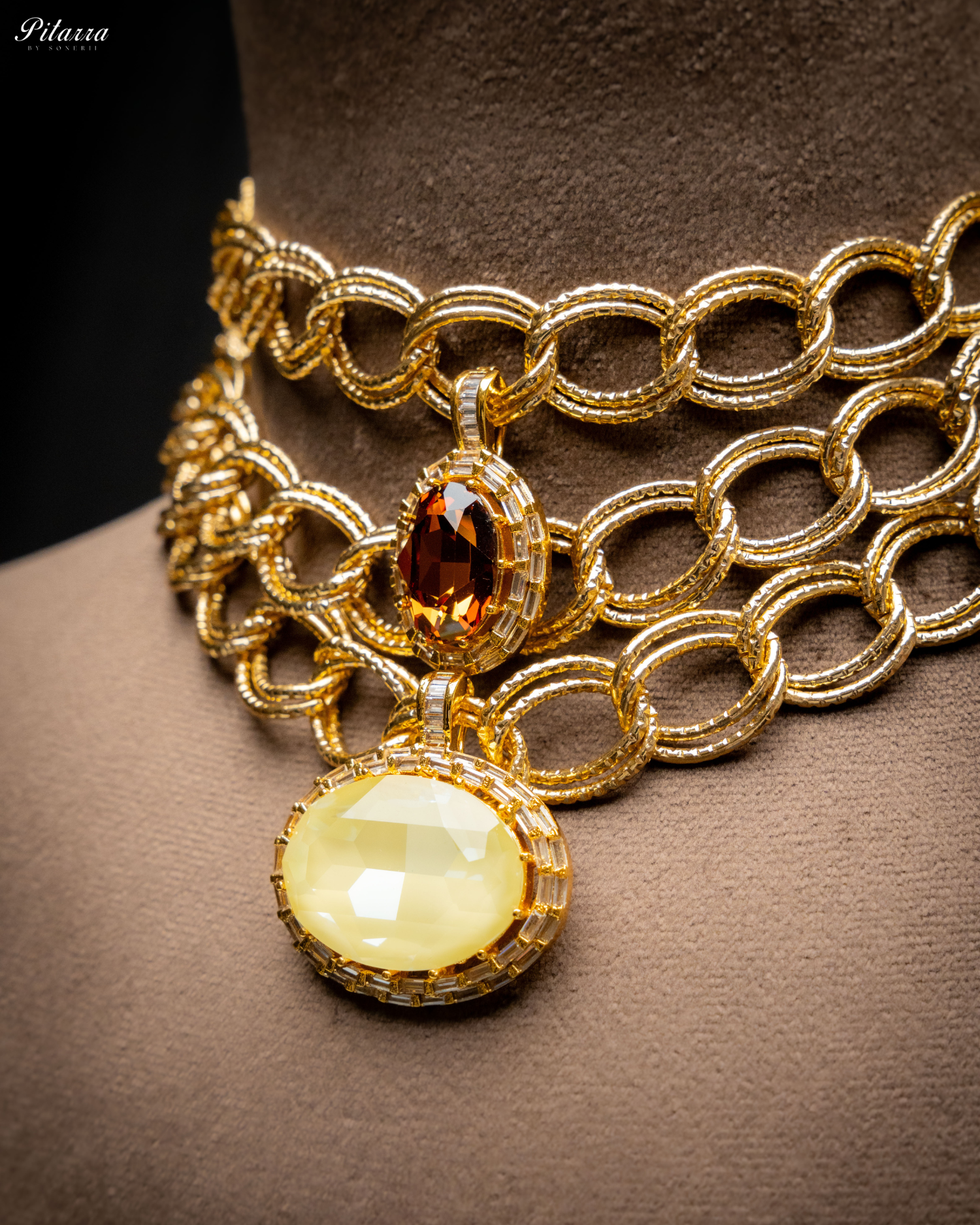 Yellow Statement Pendant Golden Chain Choker_Zoom Angle
